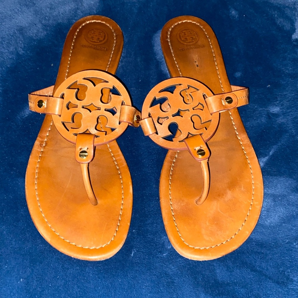 Tory Burch Signature Logo Sandals. EUC Still Have A Lot Of Life Left.🔥